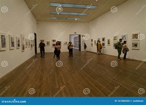 Tate Modern Museum Contemporary Art Exhibit Editorial Stock Image ...