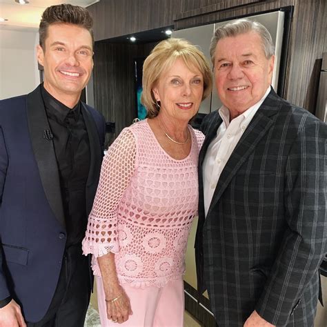 Ryan Seacrest's Parents Celebrate 50th Wedding Anniversary