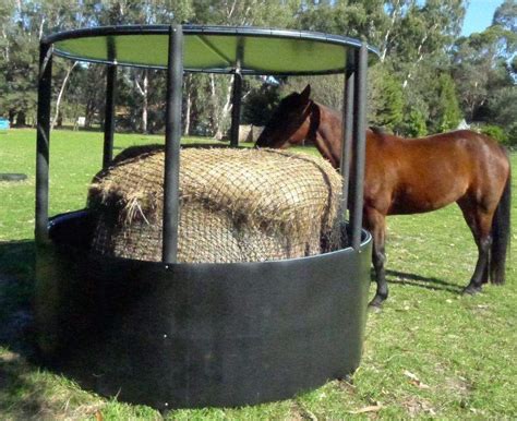 Tips For Feeding Your Horse With Hay Pellets