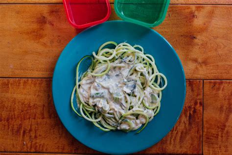 Zoodles Creamy "Pasta" Salad - MeowMeix