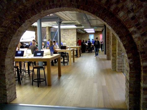 Apple Store Covent Garden, London | Durante nuestras vacacio… | Flickr