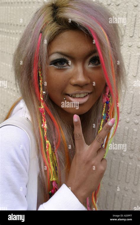 Ganguro style girl in Shibuya, Tokyo, Japan Stock Photo: 3385078 - Alamy