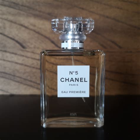 Chanel No 5 Eau Premiere (2015) Chanel Perfume Sample | Decantlandia.com