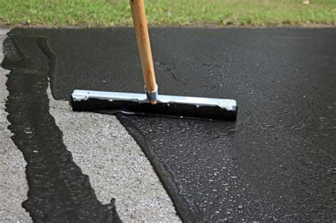 Advance Sealing Your Driveway Prevents Costly Repairs - San Diego Pro ...