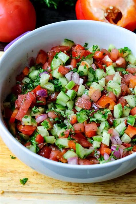 Israeli Salad Recipe - Healthy Middle Eastern Salad - Savory Thoughts