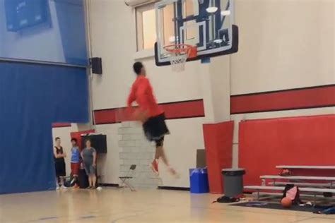 Jamal Murray shows off sick dunk skills (video) - A Sea Of Blue