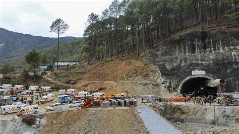 Uttarkashi tunnel collapse methods used to rescue 41 workers rat hole mining horizontal vertical ...