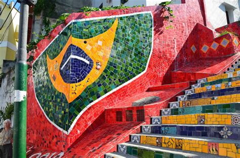 Escadaria Selarón (Rio de Janeiro, Brazil) - Nomadic Niko