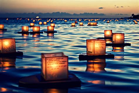 2011 Lantern Floating Ceremony | Copyrights © Naomi Hayes / … | Flickr