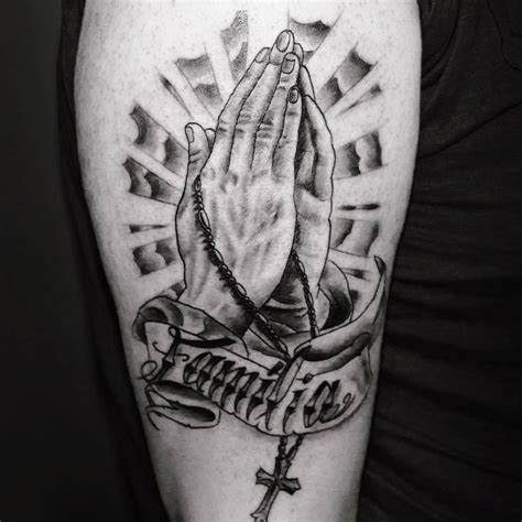 Resultado de imagen de tatuajes en el brazo para hombres rosario ...