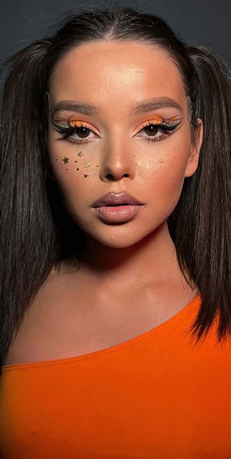 42 Summer Makeup Trends & Ideas To Look Out : Orange & Graphic Liner