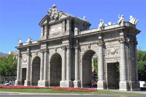 La Puerta de Alcalá estará tapada hasta finales de verano