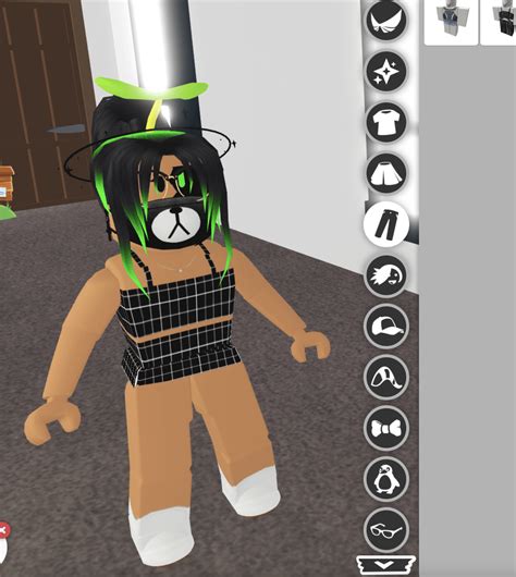 Does anyone know what this outfit is called? : r/adoptmeroblox