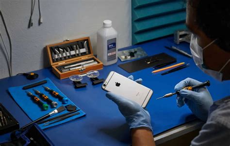 Apple expands its 3rd party iPhone repair services program to 32 ...