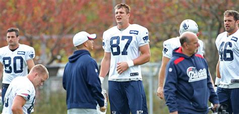 Patriots' TE Rob Gronkowski Vows To Play All Season