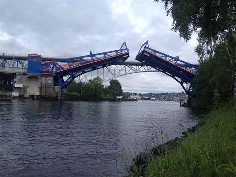 Open Up: A blog about Drawbridges: Post 2: The Trunnion Bascule Bridge