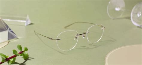 عینک بدون فریم؛ مزایا و معایب | لنز و عینک لوناتو