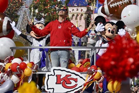 WATCH: Patrick Mahomes on GMA from Disneyland - Arrowhead Pride