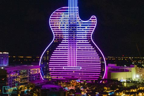 هتل گیتار ( Guitar-shaped Hard Rock ) , اثر klai juba wald architecture , آمریکا - ستاوین