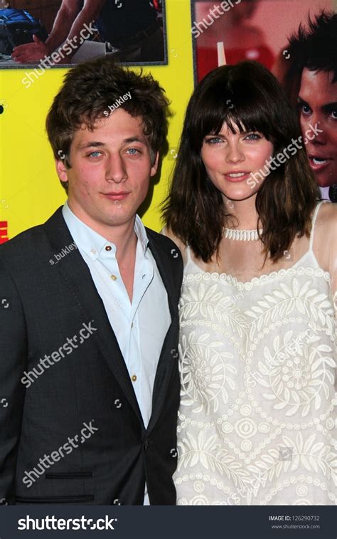 Jeremy Allen White Emma Greenwell Movie Stock Photo 126290732 ...