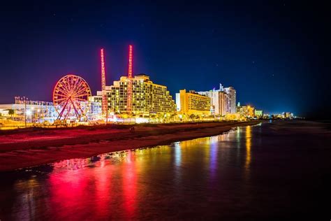 Promenade sur la plage de Daytona | Ormond beach florida, Daytona beach florida, Daytona beach