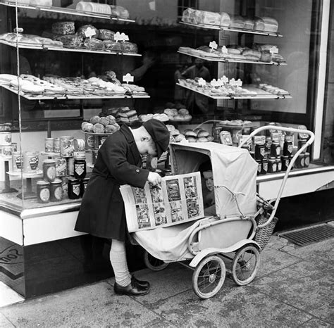 Moments of Children in England during the 1950s | Vintage photos, Vintage pram, Children