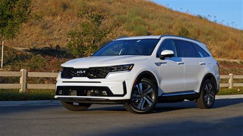 2022 Kia Sorento Plug-In Hybrid Highway Check Assessment | Nice SUV If ...