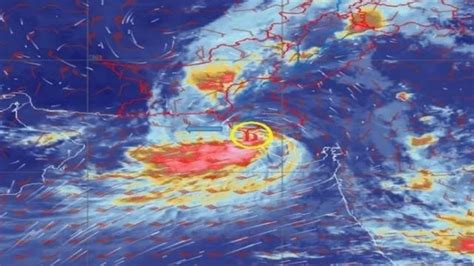 Cyclonic storm Asna moves away from Karachi