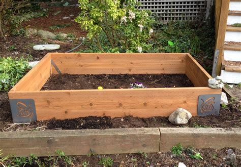 WSHG.NET | Easy-Peasy Square-Foot Gardening | Featured, The Garden | August 17, 2016 | WestSound ...