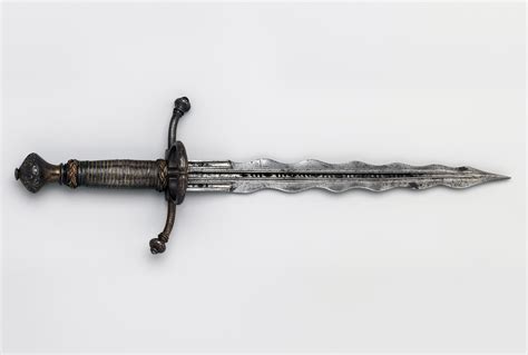 Flamberge Sword: A 15th-Century Weapon with a Flaming Blade - Malevus