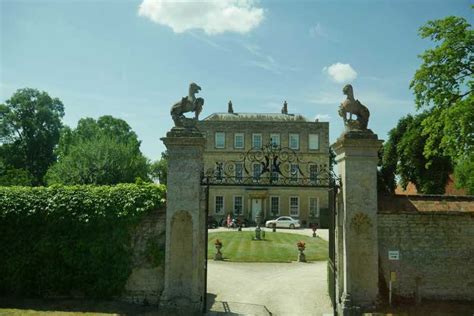 Day-Tour of the Midsomer Murders Locations | GetYourGuide