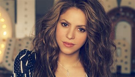 Shakira - Wiki, Bio, Facts, Age, Boyfriend, Net Worth, Height