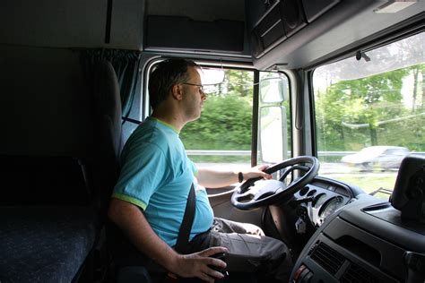 File:Truckdriver.jpg - Wikimedia Commons