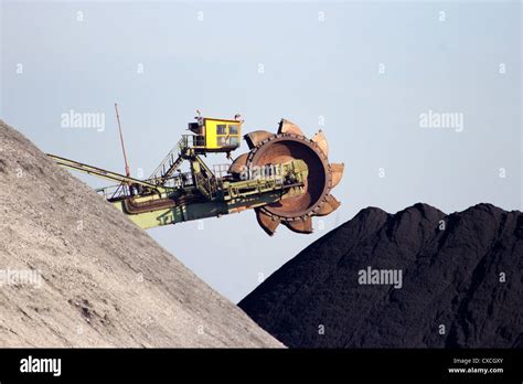 Coal mining coal machine Stock Photo - Alamy