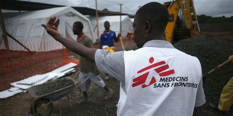 Doctors Without Borders Volunteer Contracts Ebola | HuffPost