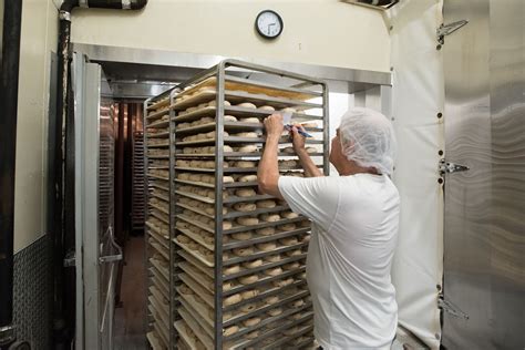 Witness the Greatness of LA’s Oldest Bagel Factory - Eater LA