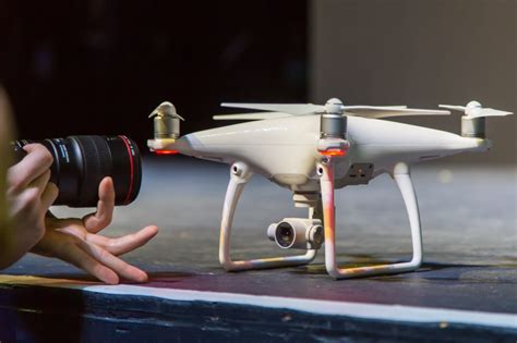 DJI shows off the semi-automated Phantom 4—leave the flying to the ...