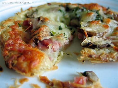 Flaky Pizza... a pizza with puff pastry crust | Recipe Warehouse