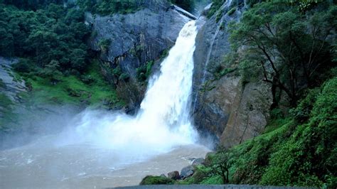 Dunhinda water falls - Trip Guide Sri Lanka