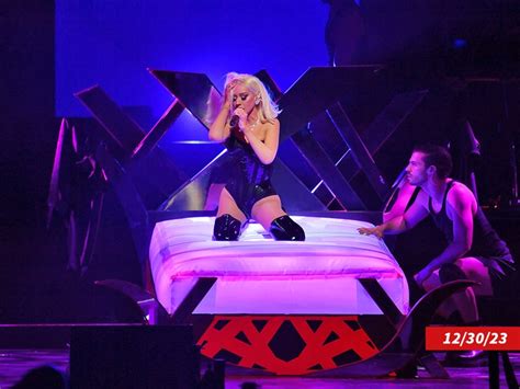 Christina Aguilera Flaunts 40 Lb. Weight Loss During Vegas Residency