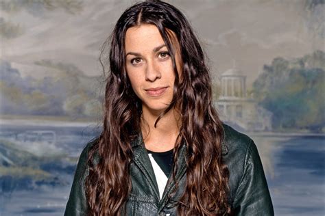 Alanis Morissette Announces 'Jagged Little Pill' Musical