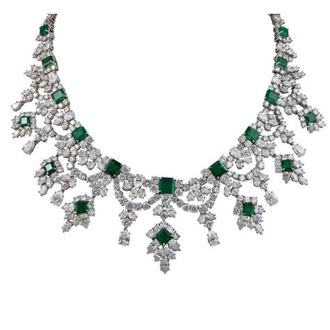 Harry Winston Emerald and Diamond Necklace For Sale at 1stdibs