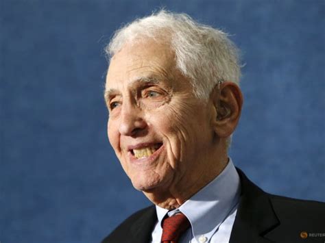 Daniel Ellsberg, who leaked 'Pentagon Papers,' dies at 92 - TODAY