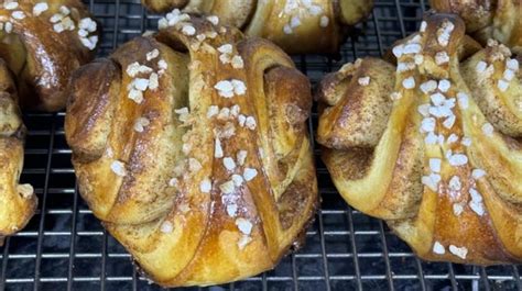 Finnish Cinnamon Buns - Korvapuusti : r/Baking