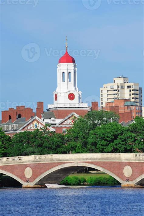 Harvard University campus 8409178 Stock Photo at Vecteezy