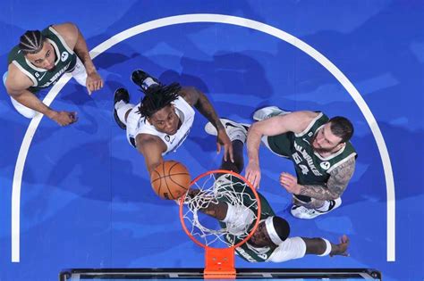 Photos of the Night: Magic vs. Bucks (12/5/22) Photo Gallery | NBA.com