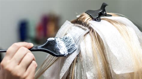 How to Bleach Hair at Home, According to Colorists | Allure