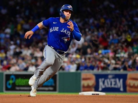 Davis Schneider homers in debut as Jays down Red Sox