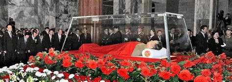 Kim Il Sung Funeral / North Korea Pyongyang In The Streets Weeps For Kim Jong Il And The ...