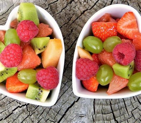 Is it Healthy to Eat Fruit Daily? - Lifestyle Foodies🍎